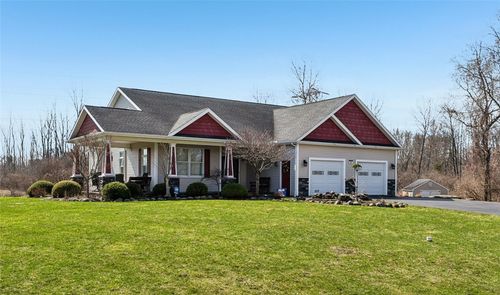 65 Edgewood Dr, Batavia, NY, 14020-3906 | Card Image