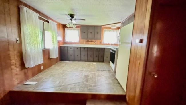 3864 S Lakeshore Rd, House other with 3 bedrooms, 1 bathrooms and null parking in Harbor Beach MI | Image 7