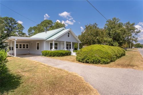 111 Sanford Rd, Laurinburg, NC, 28352-3935 | Card Image