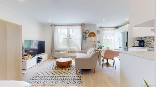 3d-68-15 Selfridge St, Forest Hills, NY, 11375 | Card Image