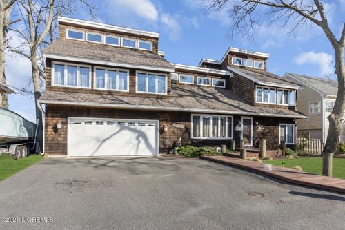 1624 East Dr, Point Pleasant Boro, NJ, 08742-5116 | Card Image