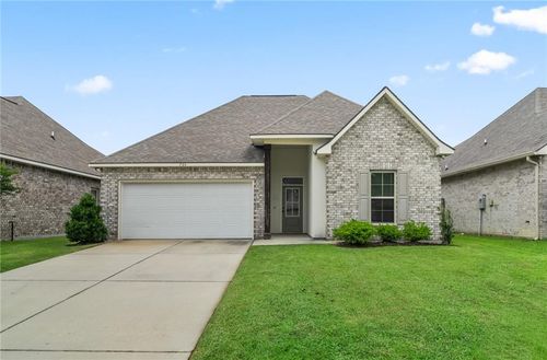 736 Jackson Ct, Madisonville, LA, 70447-9415 | Card Image