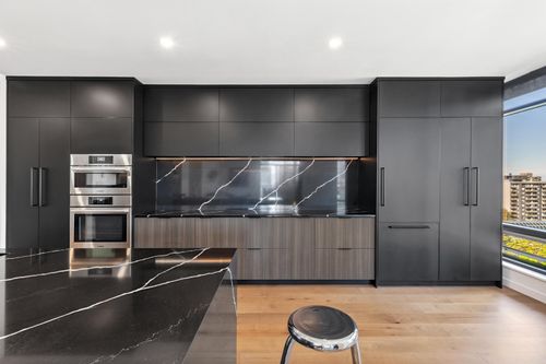 8c-1500 Alberni St, Vancouver, BC, V6G3C9 | Card Image