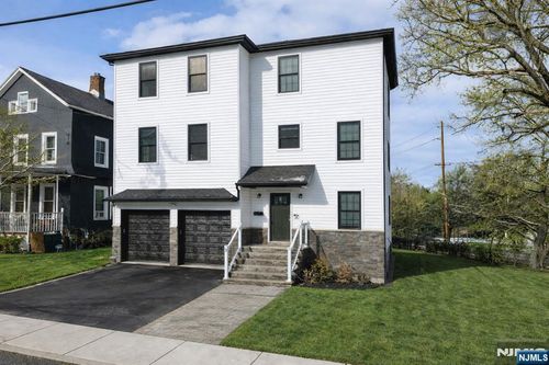 7 Maple St, Bloomfield, NJ, 07003-3601 | Card Image