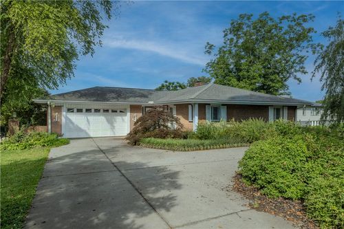 209 Edgewater Dr, Anderson, SC, 29626-5104 | Card Image