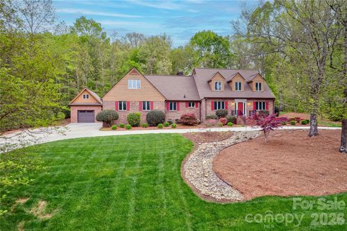 3139 Chelwood Dr Nw, Concord, NC, 28027-8606 | Card Image