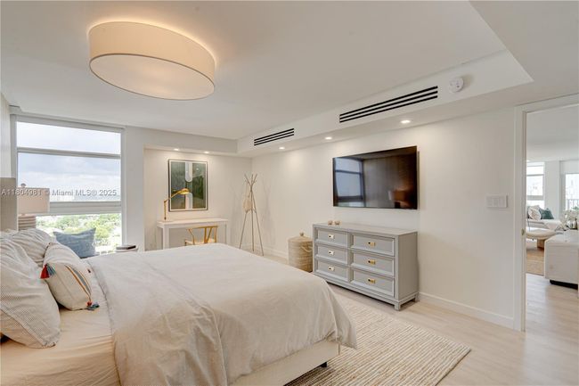 APT-1505 - 1370 Ocean Blvd, Condo with 2 bedrooms, 2 bathrooms and null parking in Pompano Beach FL | Image 37