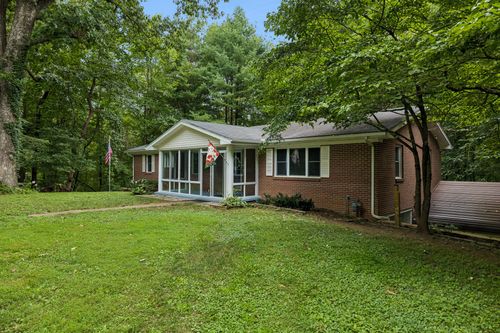 302 W Point Dr, Lafayette, TN, 37083-1823 | Card Image