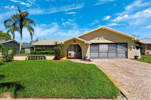 8621 Bridgewater Dr, NEW PORT RICHEY, FL, 34655-2905 | Card Image