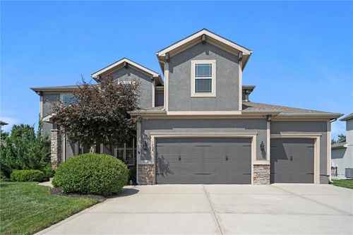1220 Kingsland Cir, Raymore, MO, 64083-7202 | Card Image