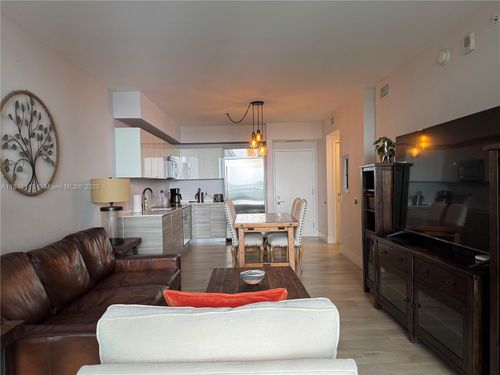 apt-1808-1300 Brickell Bay Dr, Miami, FL, 33131-3389 | Card Image