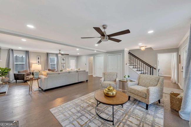 6805 Wright Rd, House other with 4 bedrooms, 4 bathrooms and 6 parking in Sandy Springs GA | Image 5