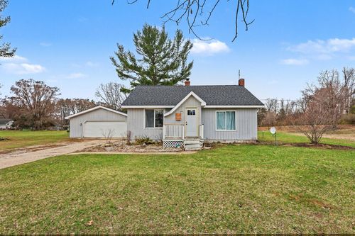 235 Mclaren Lake Rd, Hesperia, MI, 49421-9370 | Card Image