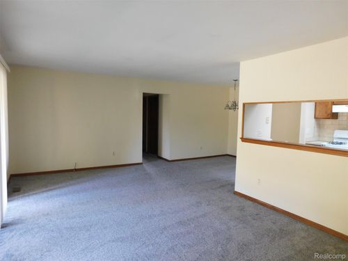 80-14890 Dover Ct, Shelby Township, MI, 48315-4429 | Card Image