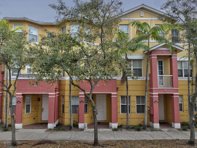 1910 Shoma Dr, Condo with 3 bedrooms, 4 bathrooms and null parking in Royal Palm Beach FL | Image 45