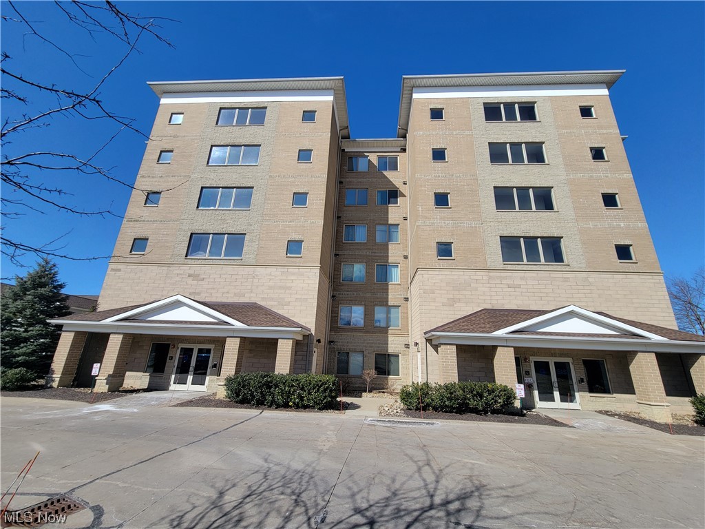 Larimar Dr, Eastlake, OH 44095