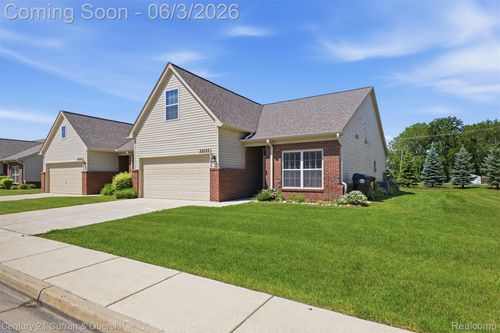 24066 Hemlock Dr, Flat Rock, MI, 48134-2400 | Card Image