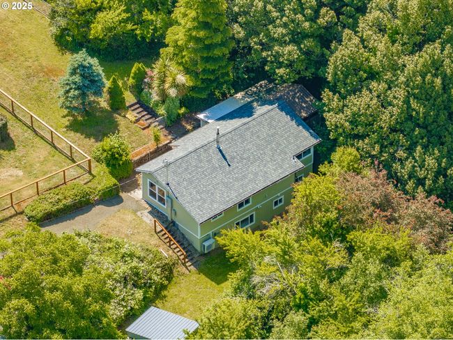 512 4 Th St, House other with 3 bedrooms, 2 bathrooms and null parking in Myrtle Point OR | Image 9
