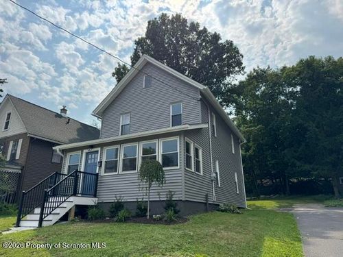 302 Center St, Clarks Summit, PA, 18411-1828 | Card Image