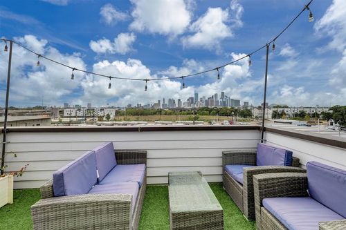 a-3308 Pease St, Houston, TX, 77003-5420 | Card Image