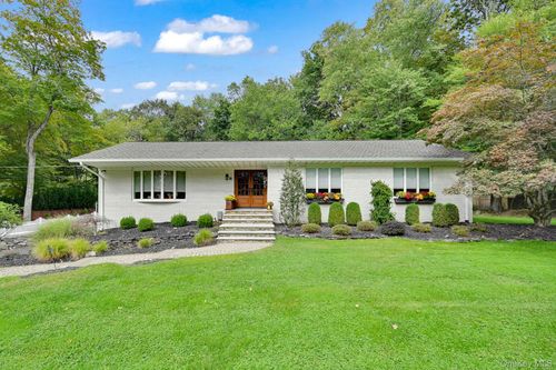 15 Ramapo Ave, Suffern, NY, 10901-5822 | Card Image