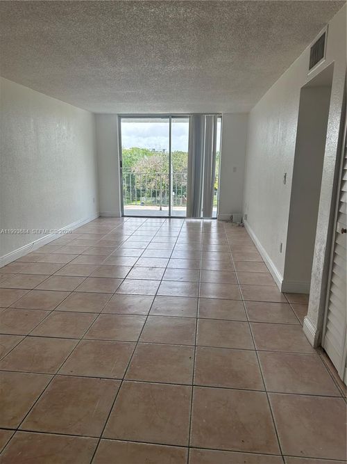 apt-404-1805 Sans Souci Blvd, North Miami, FL, 33181-3003 | Card Image