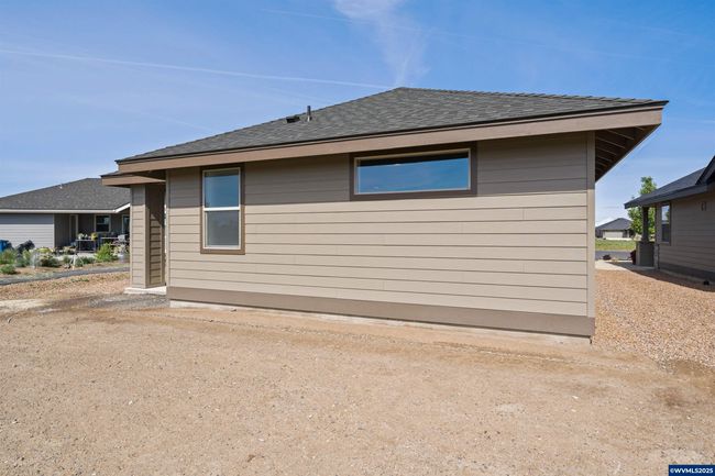 2522 Nw Redwood Cir, House other with 1 bedrooms, 2 bathrooms and null parking in Redmond OR | Image 4