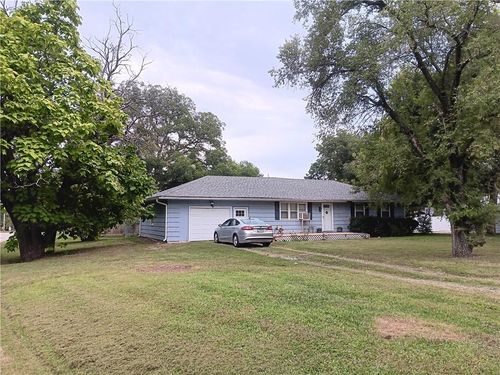 529 N 5th St, Lacygne, KS, 66040-4110 | Card Image