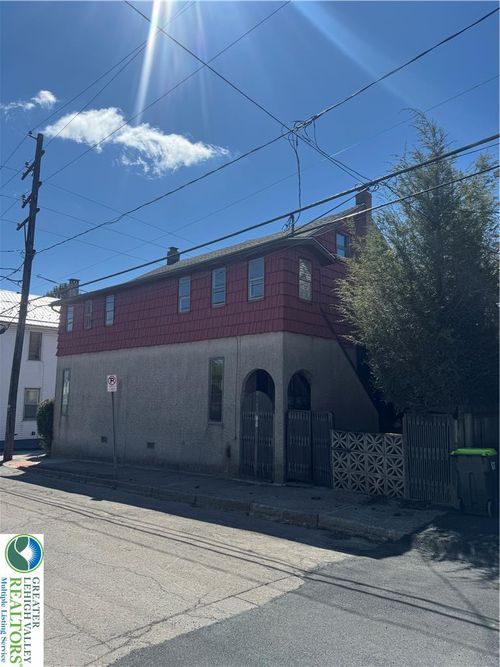 2-702 Walnut St, Freeland, PA, 18224-1425 | Card Image