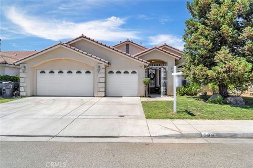 528 Fair Oak Ave, Madera, CA, 93637-6334 | Card Image