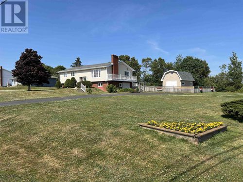 4 Herlihy Dr, Clyde River, PE, C0A1H3 | Card Image