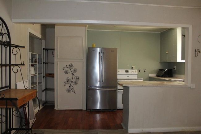 A - 6 Pines Rd, Home with 2 bedrooms, 1 bathrooms and null parking in New Caney TX | Image 5
