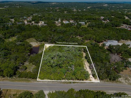 581 Gallagher Dr, Canyon Lake, TX, 78133-6450 | Card Image
