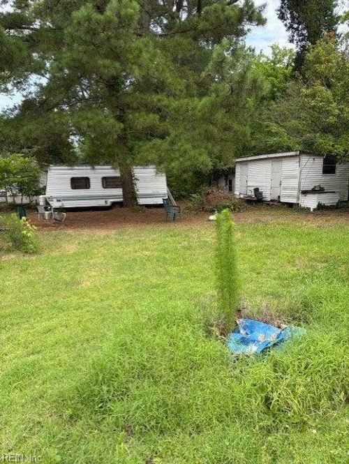 1993 Mark Pine Rd, Hayes, VA, 23072-3818 | Card Image