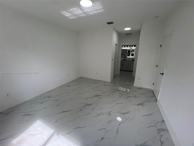 910 Nw 4th Ave, House other with 3 bedrooms, 3 bathrooms and null parking in Hallandale Beach FL | Image 22