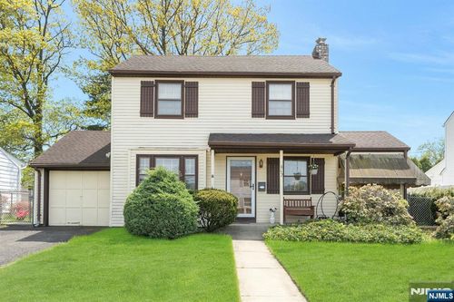 52 Elmwood Dr, Elmwood Park, NJ, 07407-1712 | Card Image