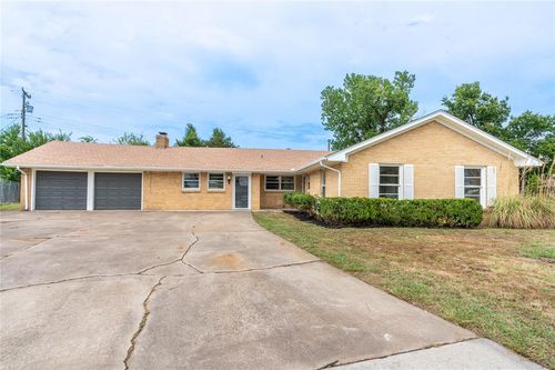 9412 Britton Cir, Oklahoma City, OK, 73120-3417 | Card Image