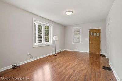 23466 Forest Street, Home with 3 bedrooms, 1 bathrooms and null parking in Oak Park MI | Image 3