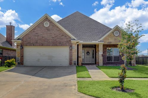 305 Twin Timbers Ln, Kemah, TX, 77565-2569 | Card Image