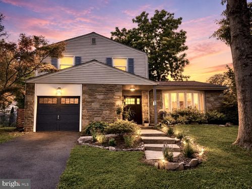 422 Ridge Pike, LAFAYETTE HILL, PA, 19444-2027 | Card Image