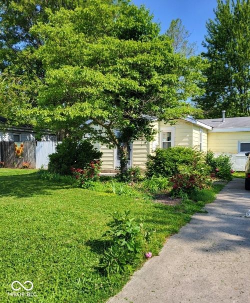 918 W Fourth St, Greenfield, IN, 46140-1901 | Card Image