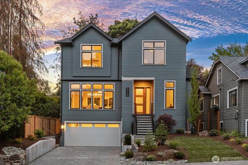 5739 25th Ave Ne, Seattle, WA, 98105-2416 | Card Image