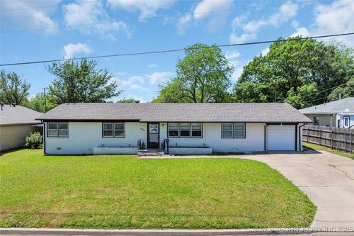 1903 Robison St, Ardmore, OK, 73401-1389 | Card Image