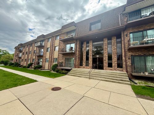 203-8901 S Roberts Road, Hickory Hills, IL, 60457 | Card Image