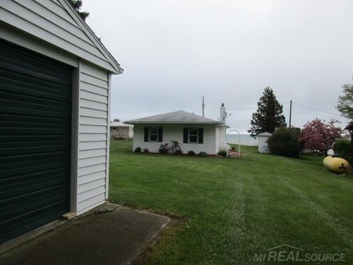 4804 Lakeshore Rd, Deckerville, MI, 48427-9641 | Card Image