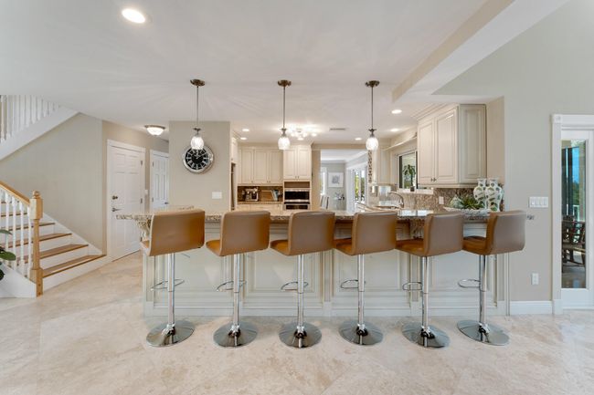 Kitchen Island | Image 10