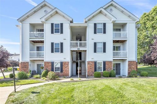 a-16538 Victoria Crossing Dr, Grover, MO, 63040-1483 | Card Image