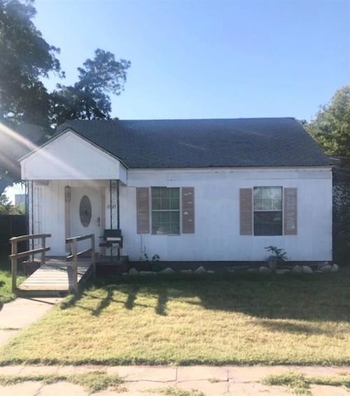 3025 Texas St, Vernon, TX, 76384-4555 | Card Image