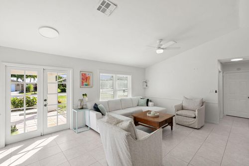 4523 Robin Ave, NAPLES, FL, 34104-4431 | Card Image