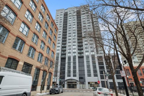 apt-2204-435 Erie St, Chicago, IL, 60654-6994 | Card Image